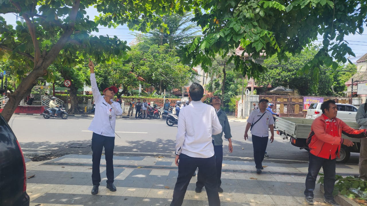 Pemotongan Kabel FO di Ruas Jl. Imam Bonjol (Depan Udinus), 5 Desember 2024